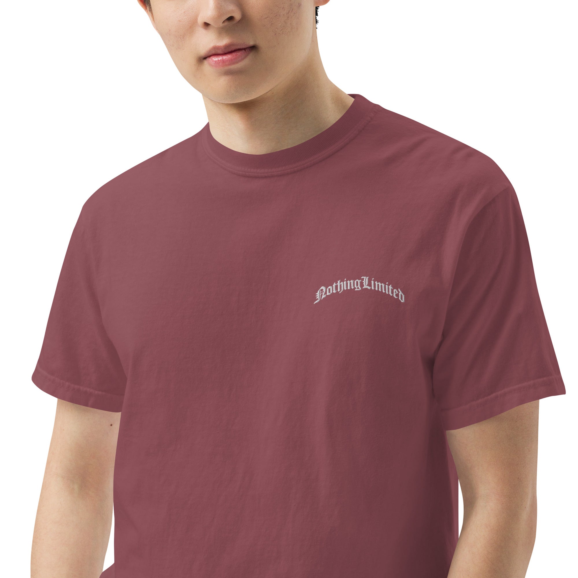 Men’s garment-dyed heavyweight embroidered “NOMPTON” tee